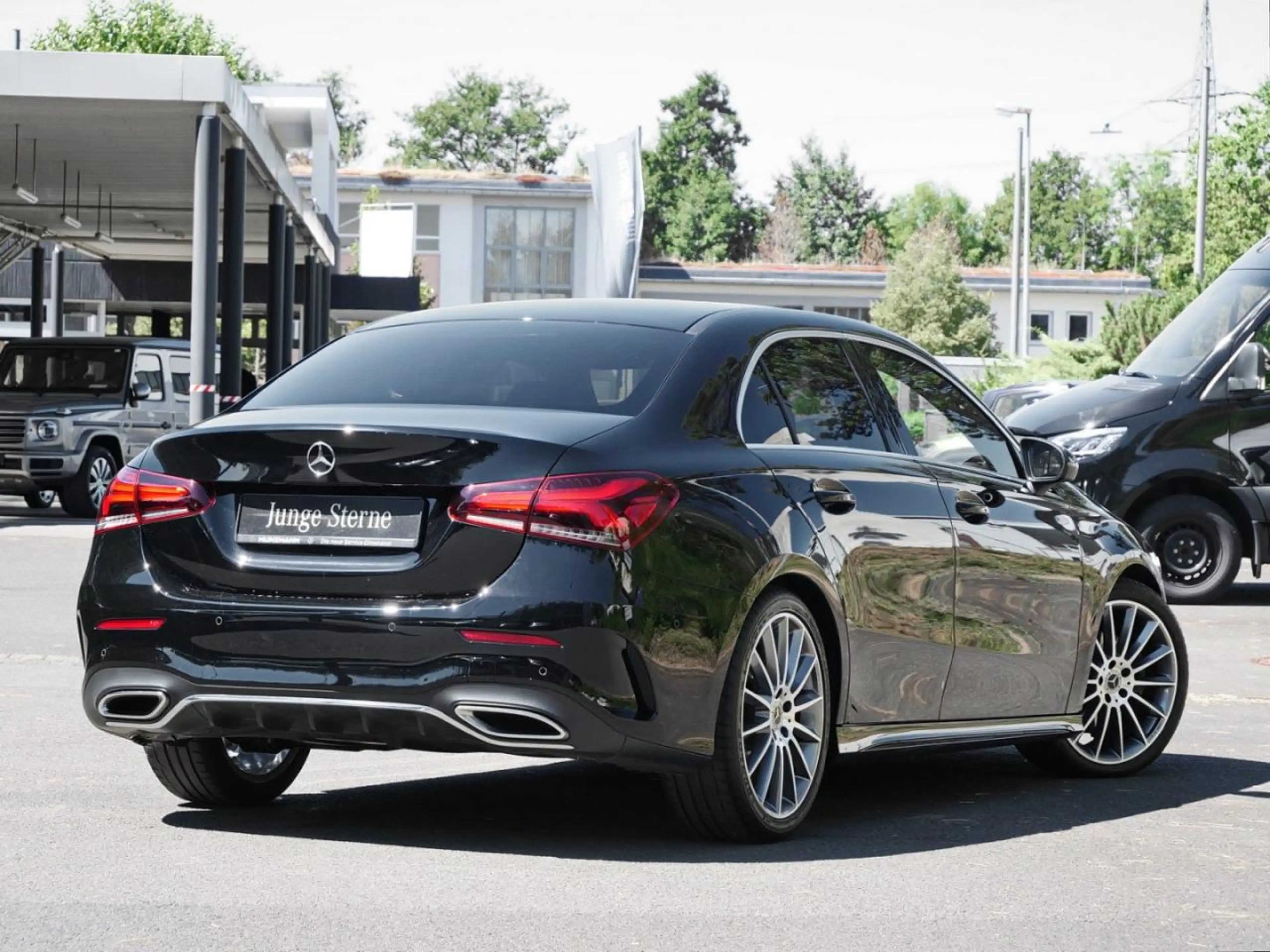 Mercedes-Benz A 180 d Limousine AMG Navi Plus Advanced Sound — photo 3