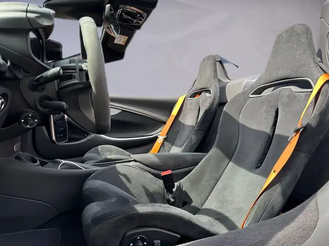 McLaren Artura view 8