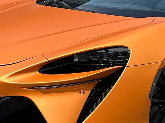 McLaren Artura view 4