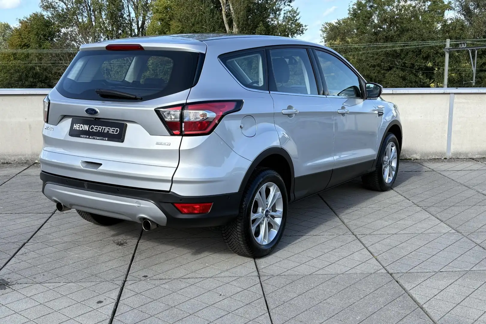 Ford Kuga 1.5 EcoBoost Titanium 150PK | Trekhaak | 2000KG Tr Grijs - 2