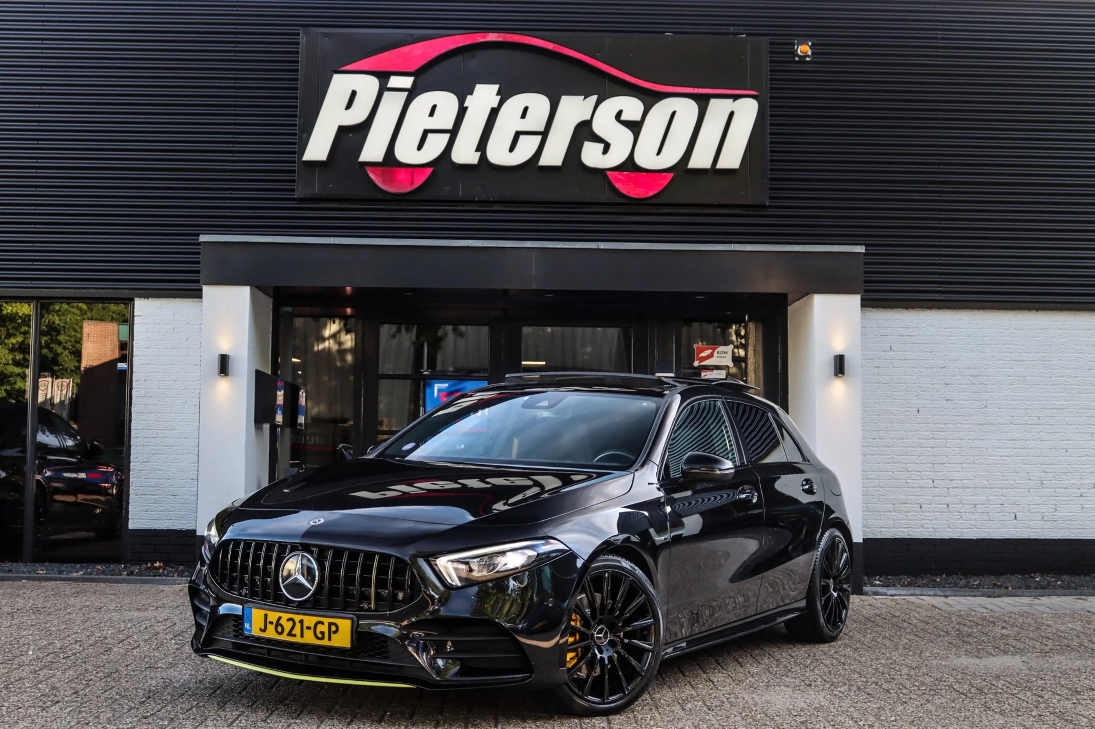 Mercedes-Benz A 250 EDITION 1 AMG PANO SFEER CAMERA — photo 6
