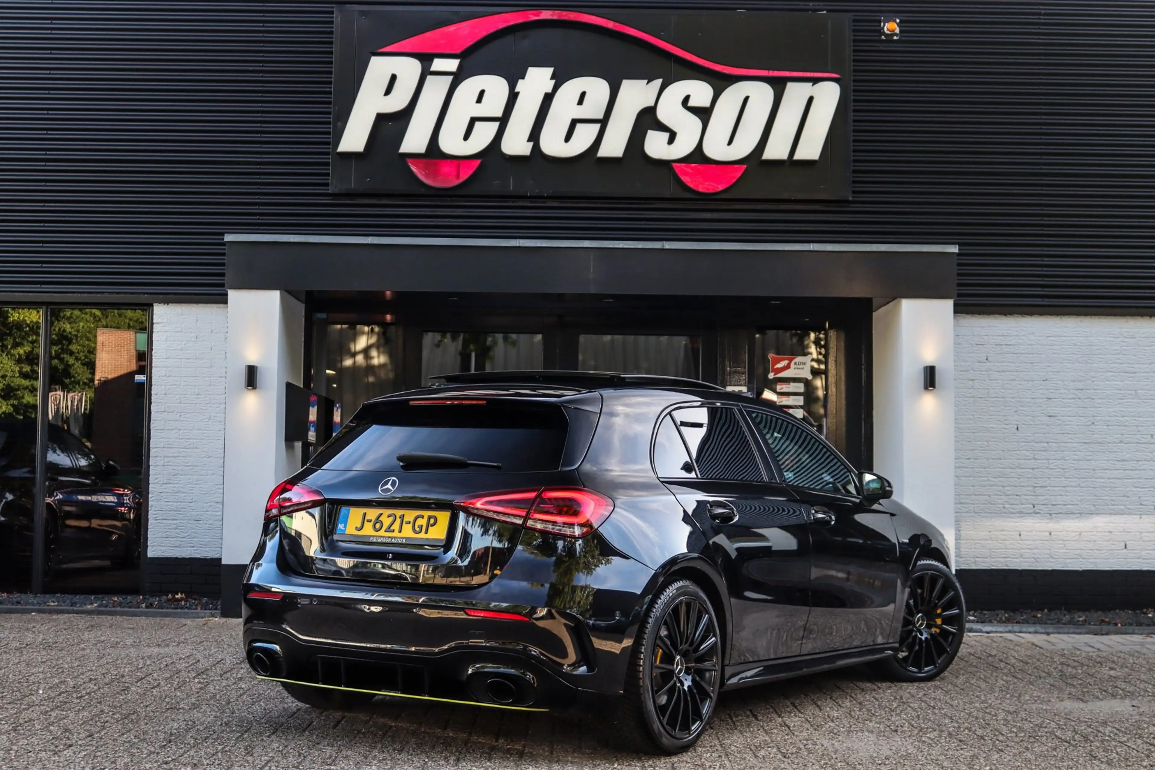 Mercedes-Benz A 250 EDITION 1 AMG PANO SFEER CAMERA — photo 10
