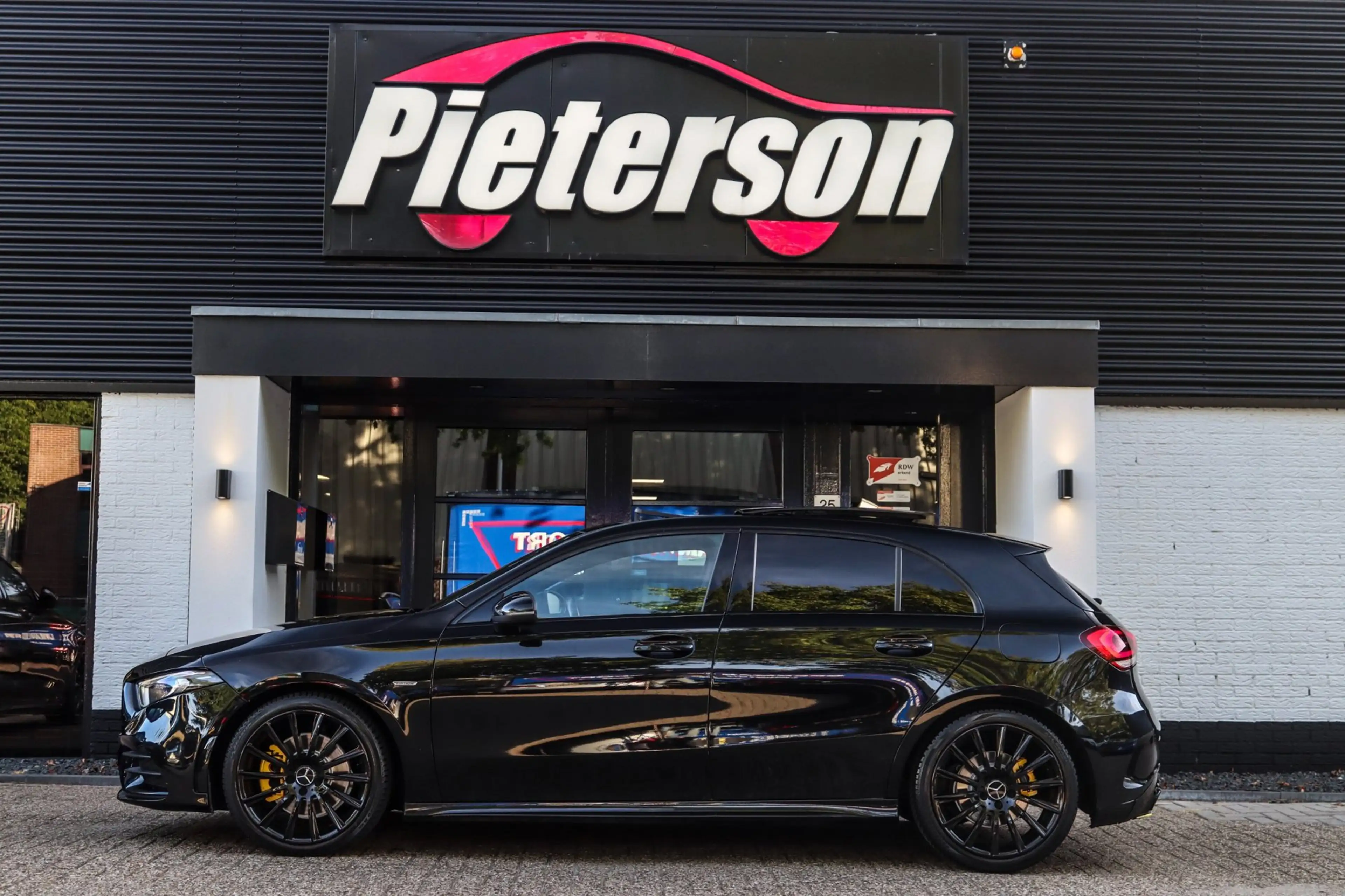 Mercedes-Benz A 250 EDITION 1 AMG PANO SFEER CAMERA — photo 7