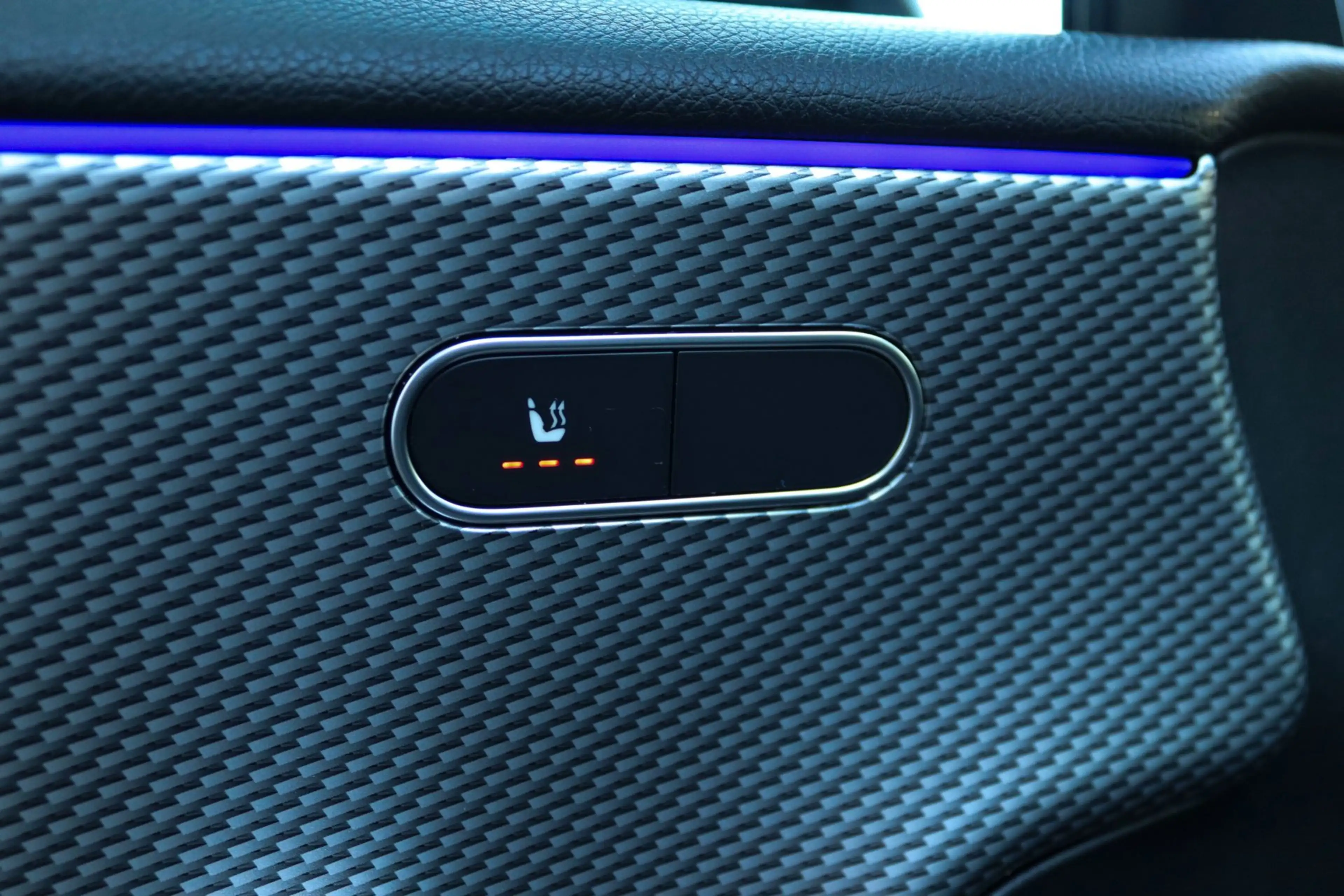 Mercedes-Benz A 250 EDITION 1 AMG PANO SFEER CAMERA — photo 14