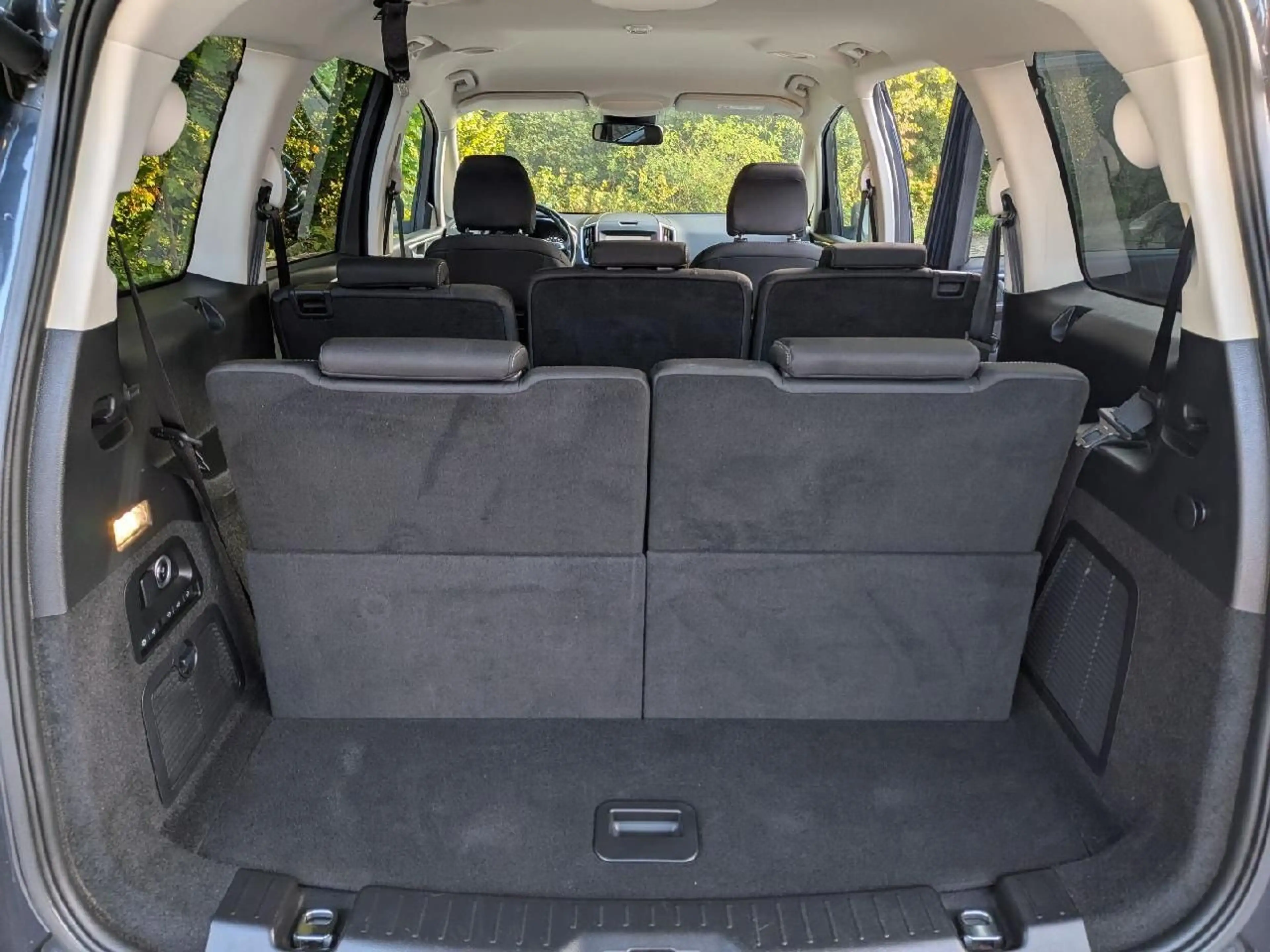 Ford Galaxy Titanium — photo 11