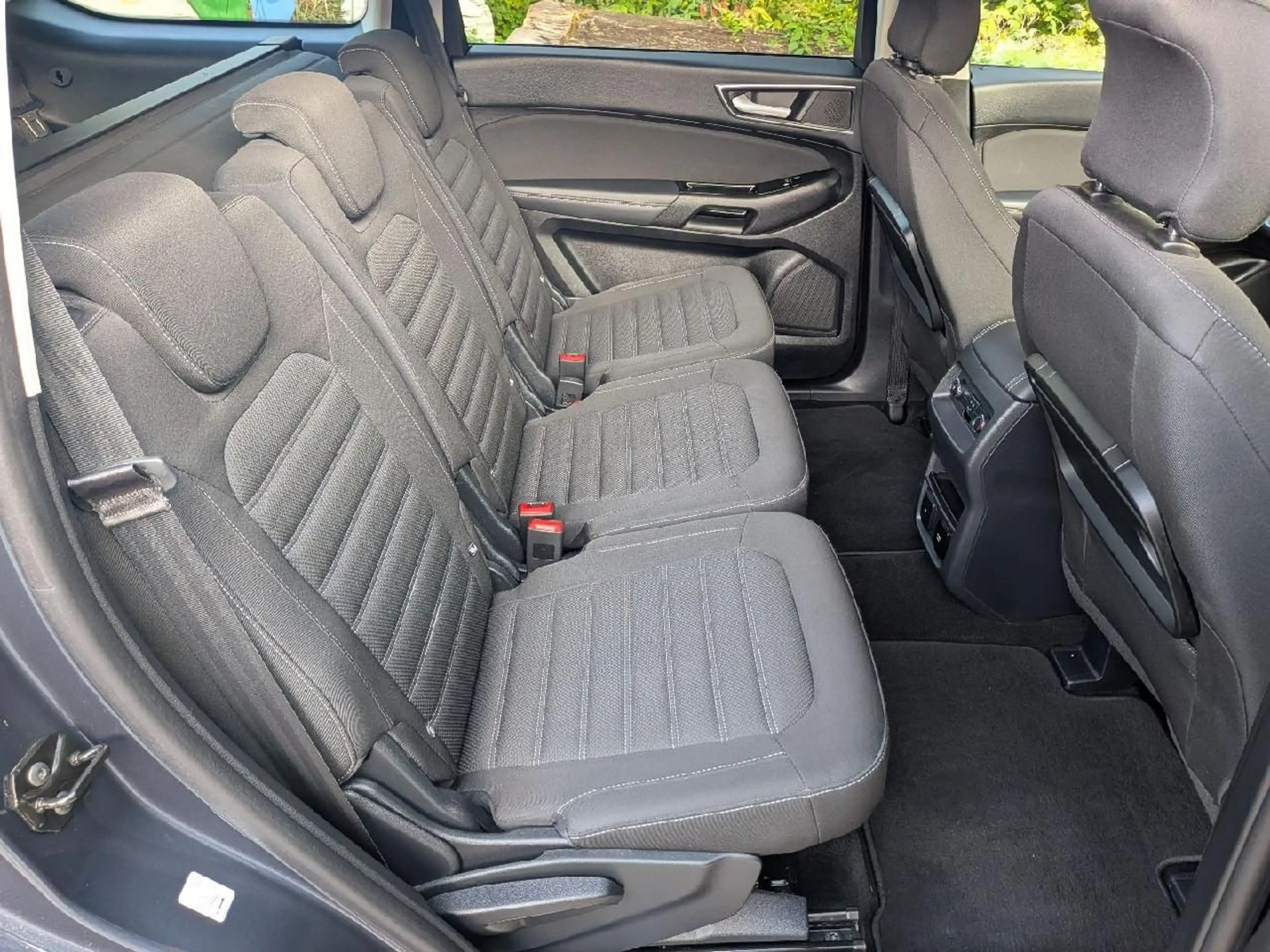 Ford Galaxy Titanium — photo 8