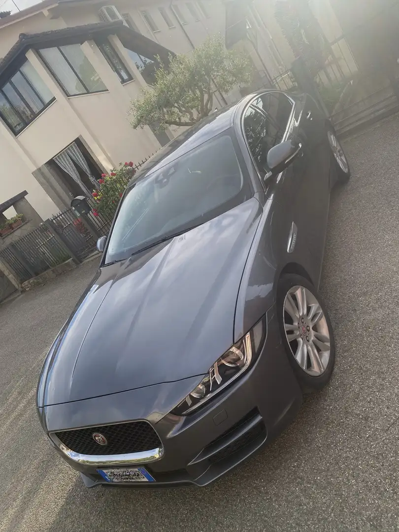 Jaguar XE 2.0d TURBO 180CV 2015 - 2