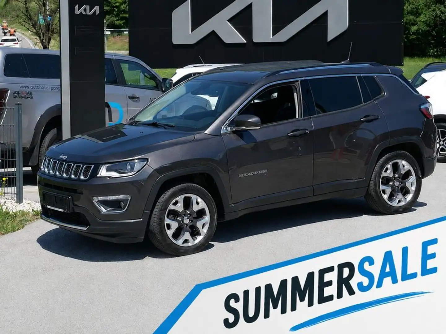 Jeep Compass 2,0 MultiJet AWD 9AT 140 Limited Aut. Grau - 1