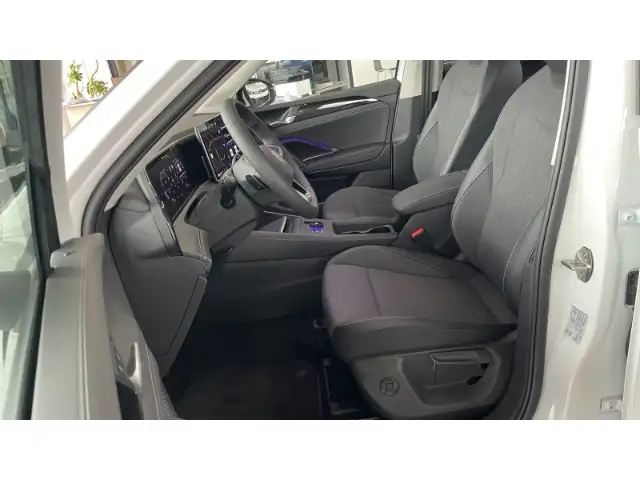 Volkswagen Tiguan view 14
