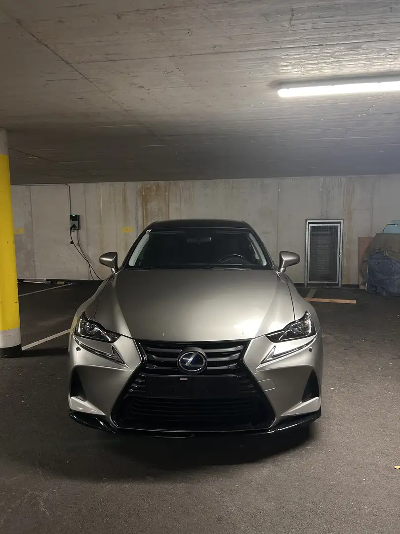 Lexus IS 300 300h Privilege Aut. - 1