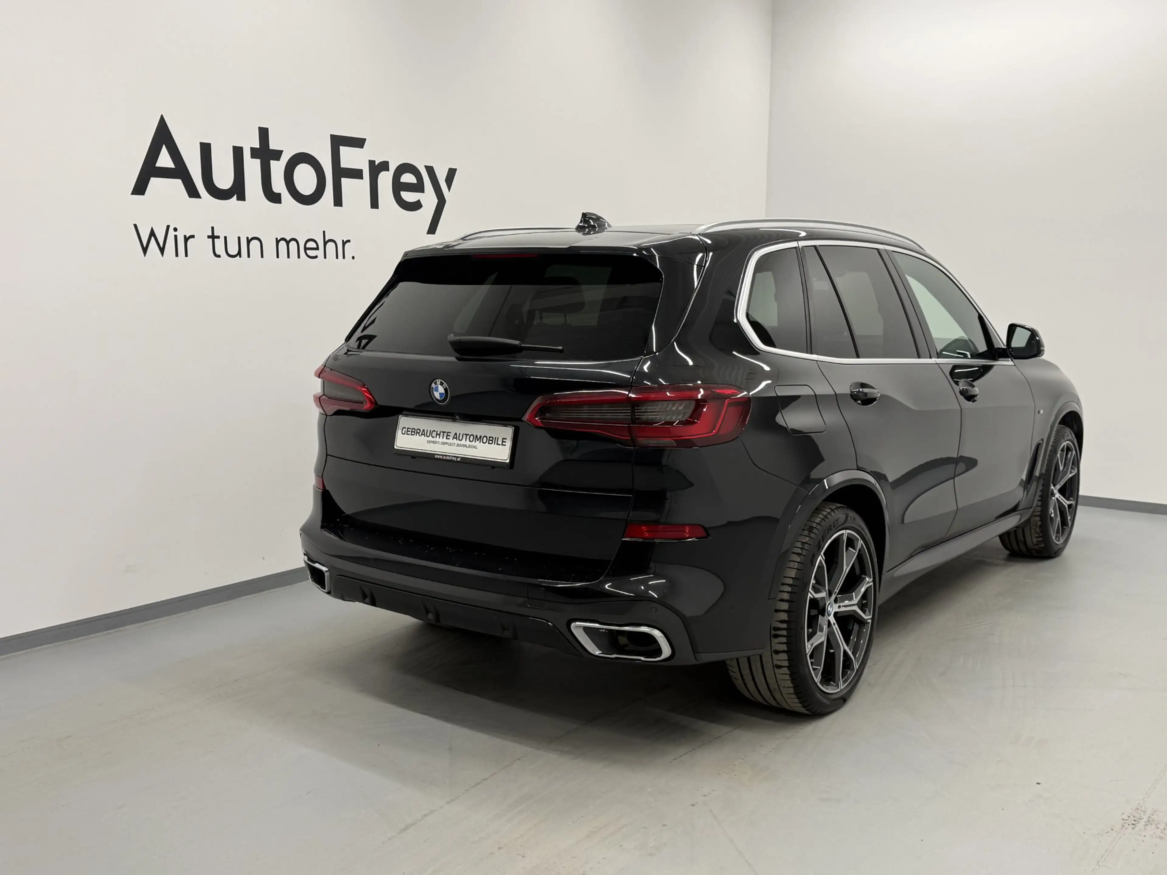 BMW X5 xDrive30d — photo 2