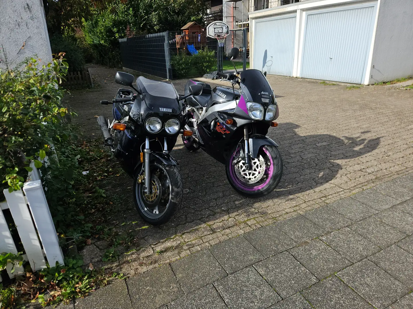 Yamaha YZF 750 R - 2