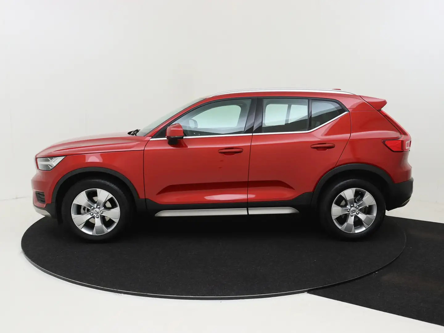 Volvo XC40 T3 Geartronic Inscription | Parkeercamera | Leer | Rood - 2