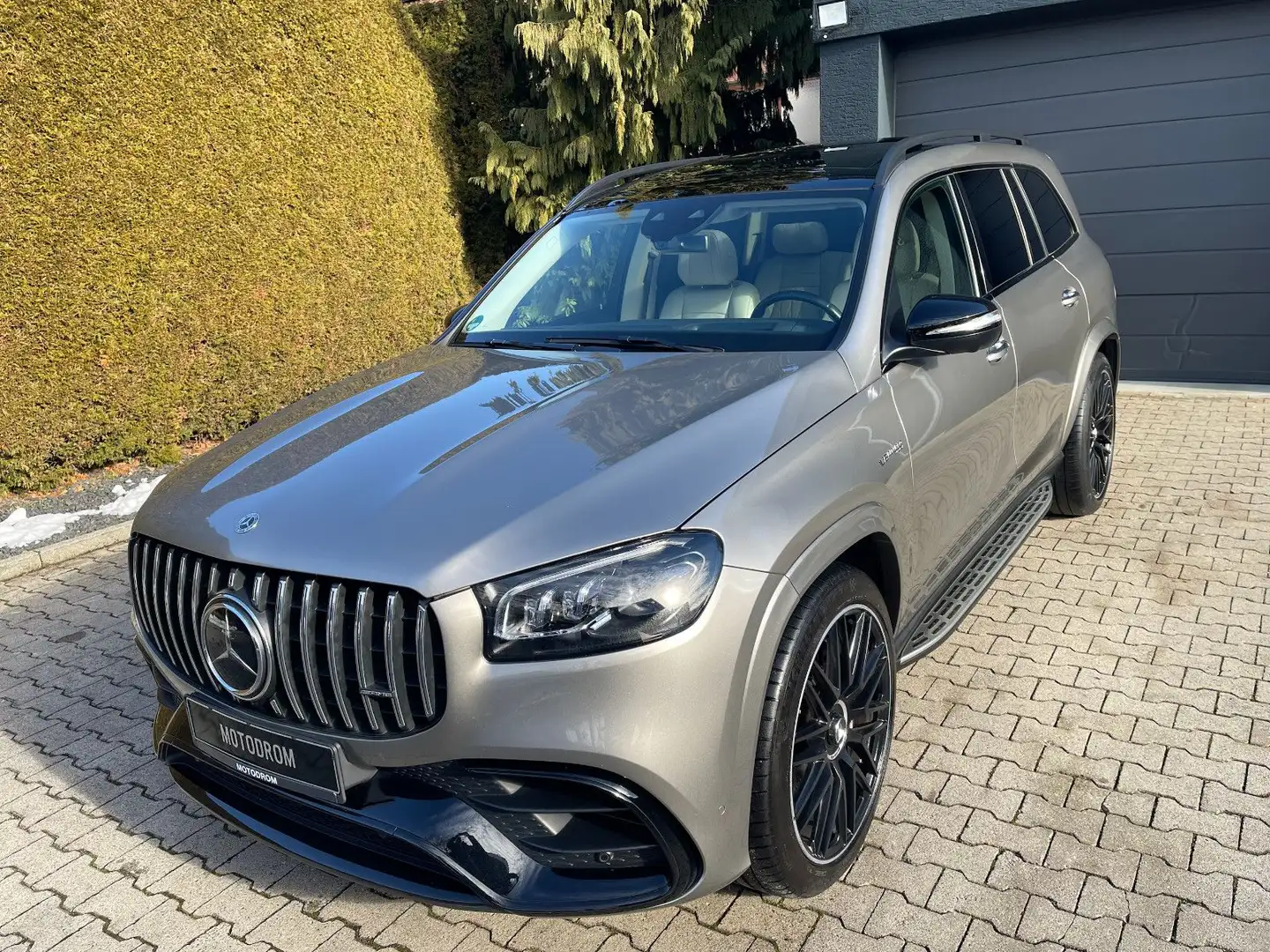 Mercedes-Benz GLS 63 AMG GLS63 AMG PANO SOFT KEYLES 23ZOLL EXCLUSIVE 2023 Silber - 1
