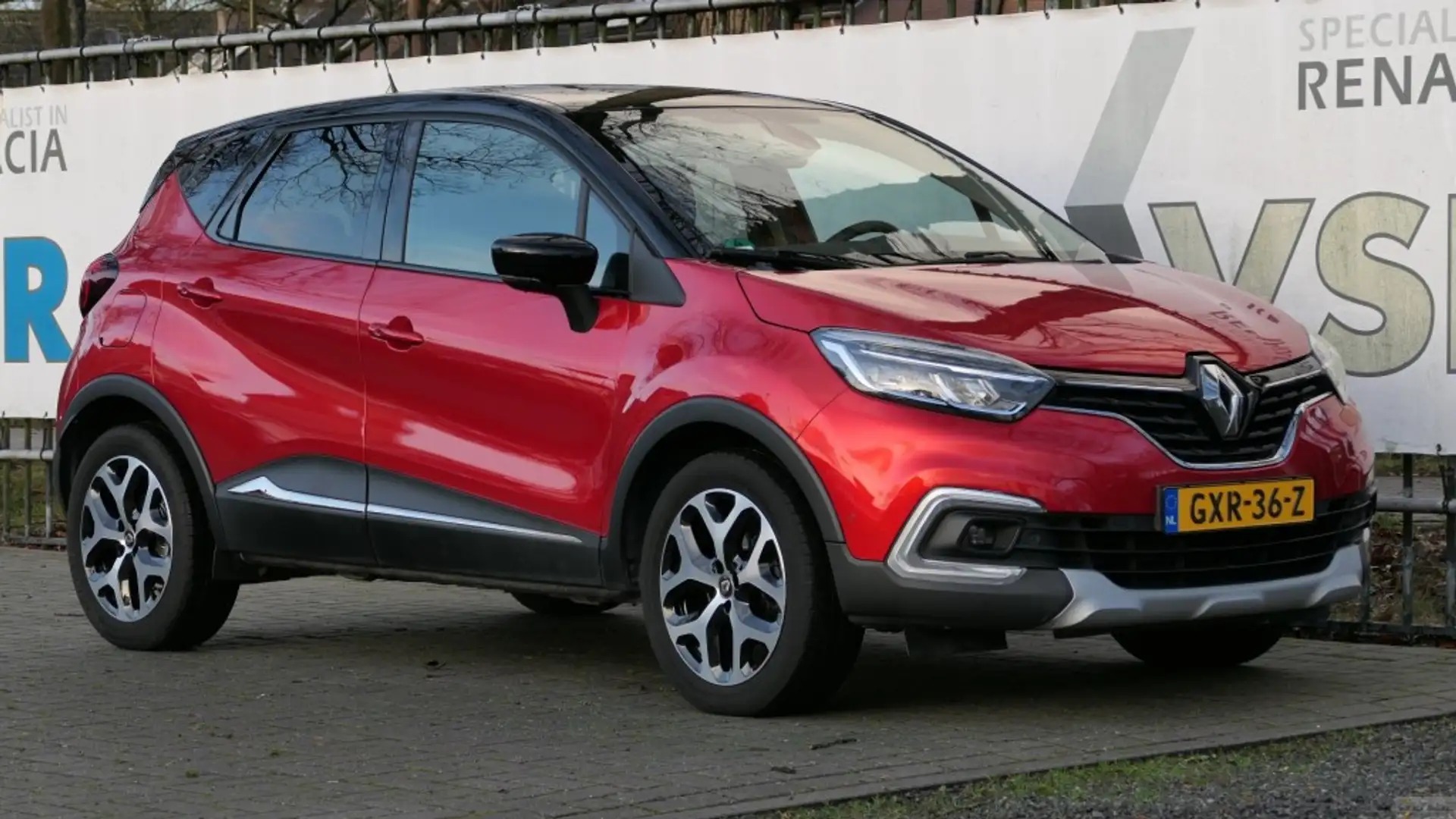 Renault Captur TCe 150 EDC Automaat Intens Rouge - 1