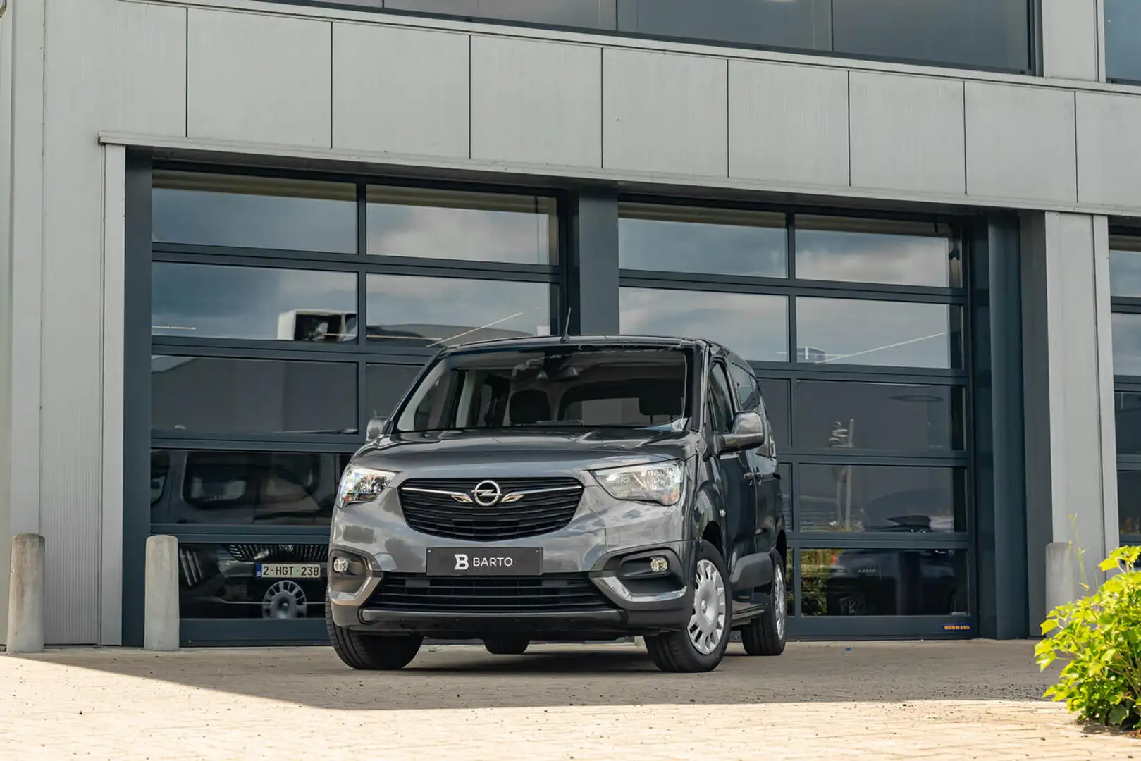 Opel Combo Life MT6 110pk | a. Sens | Navi | Driver Alert | Act... Grijs - 1