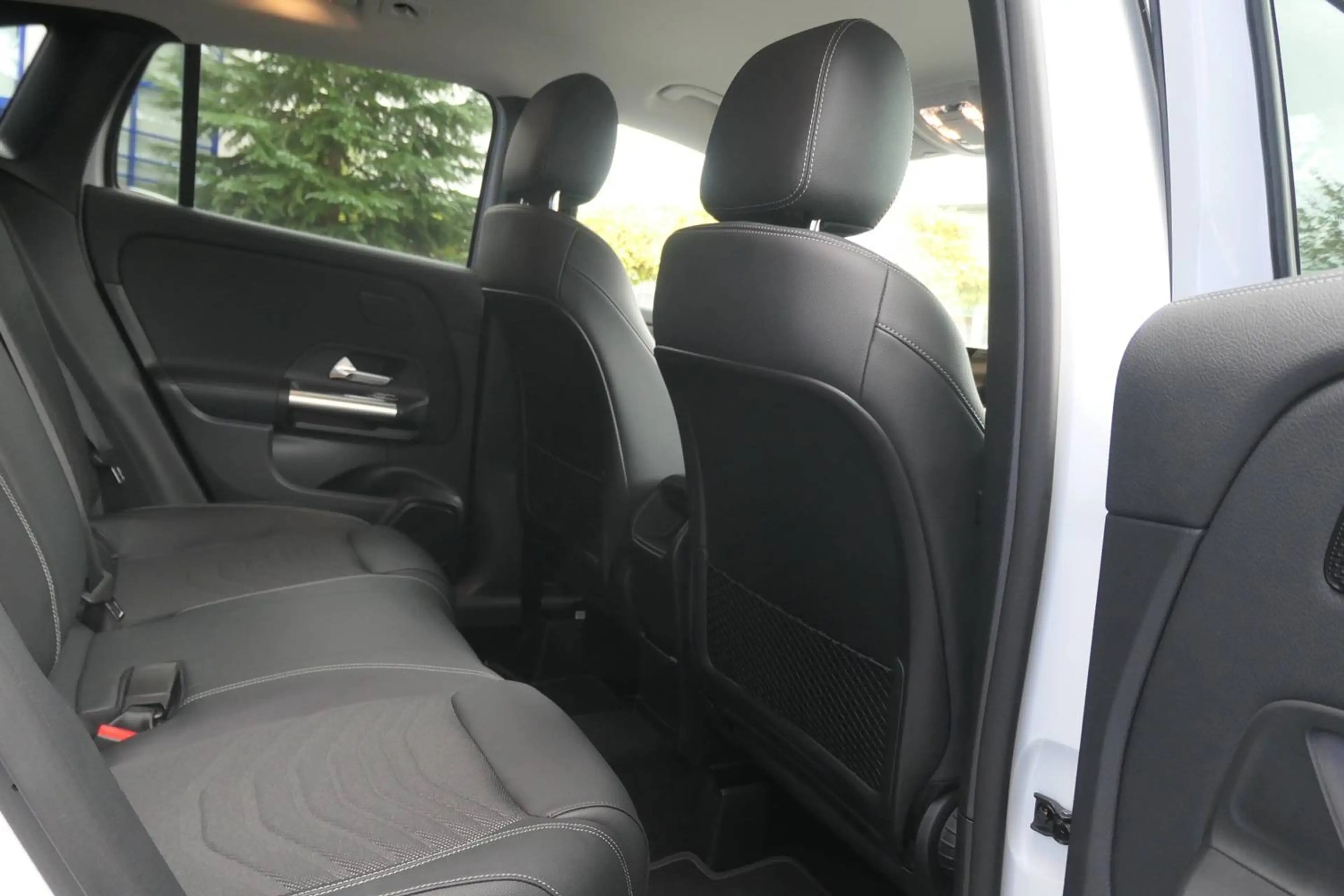Mercedes-Benz GLA 200 GLA Diesel d 4Matic 8G-DCT Progressive Kamera Distronic Multibeam LED Scheinwerfer — photo 4