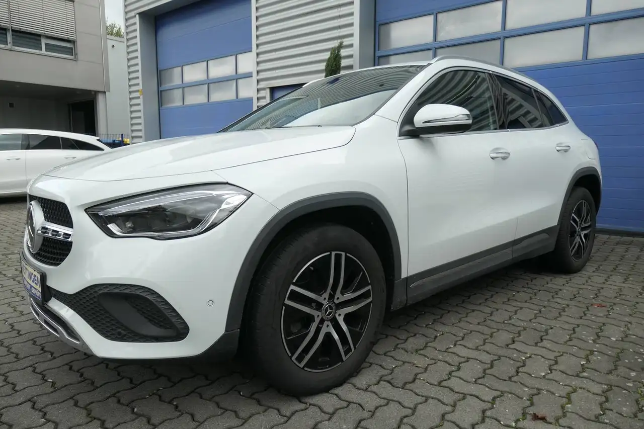 Mercedes-Benz GLA 200