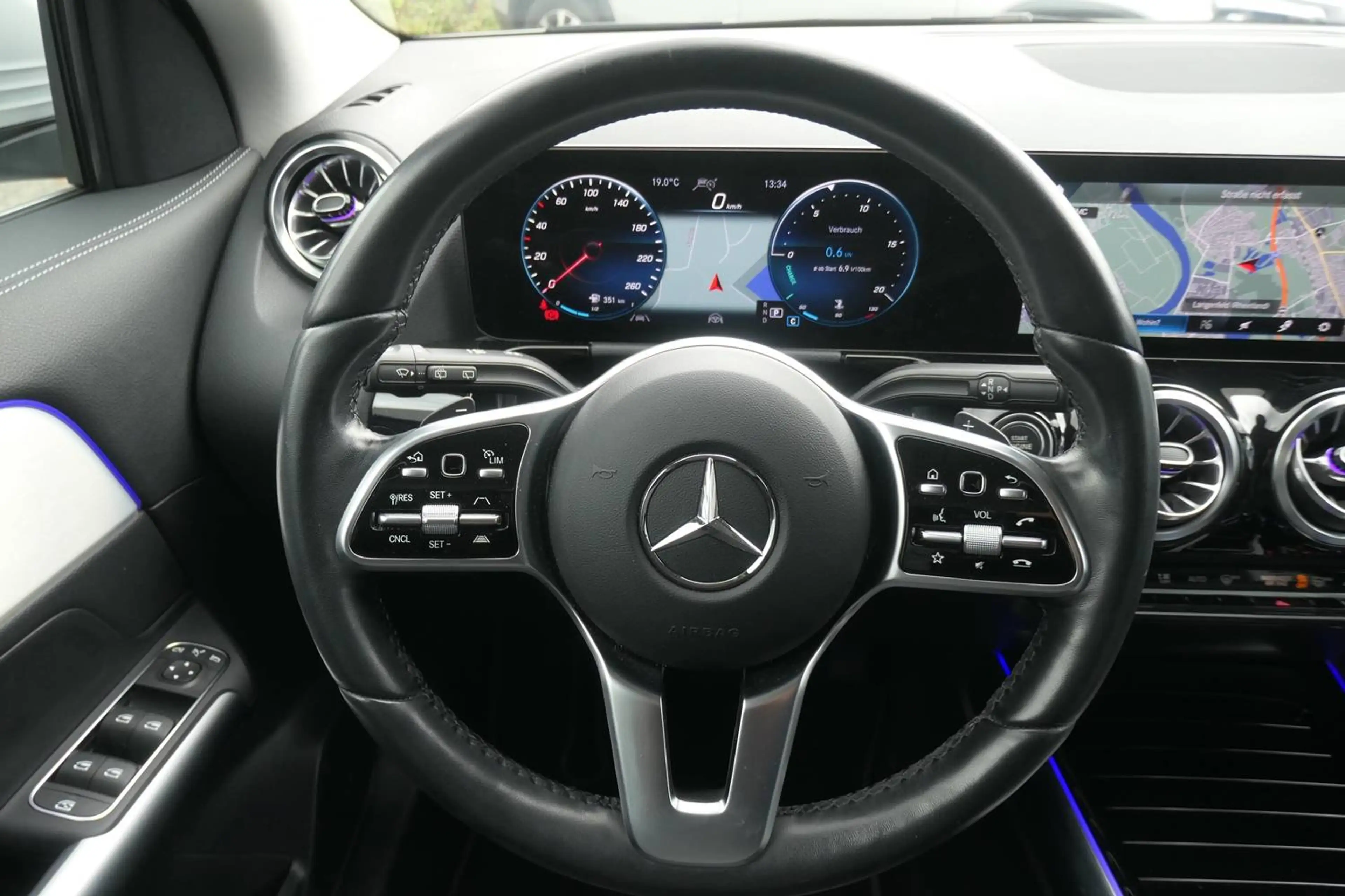 Mercedes-Benz GLA 200 GLA Diesel d 4Matic 8G-DCT Progressive Kamera Distronic Multibeam LED Scheinwerfer — photo 7