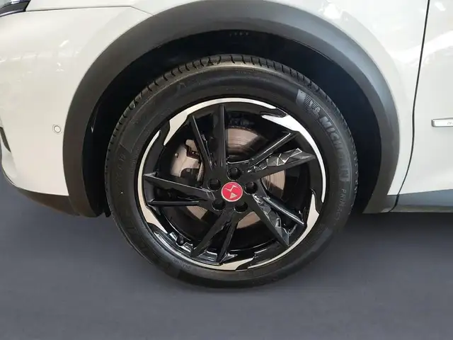 DS Automobiles DS 7 Crossback view 9