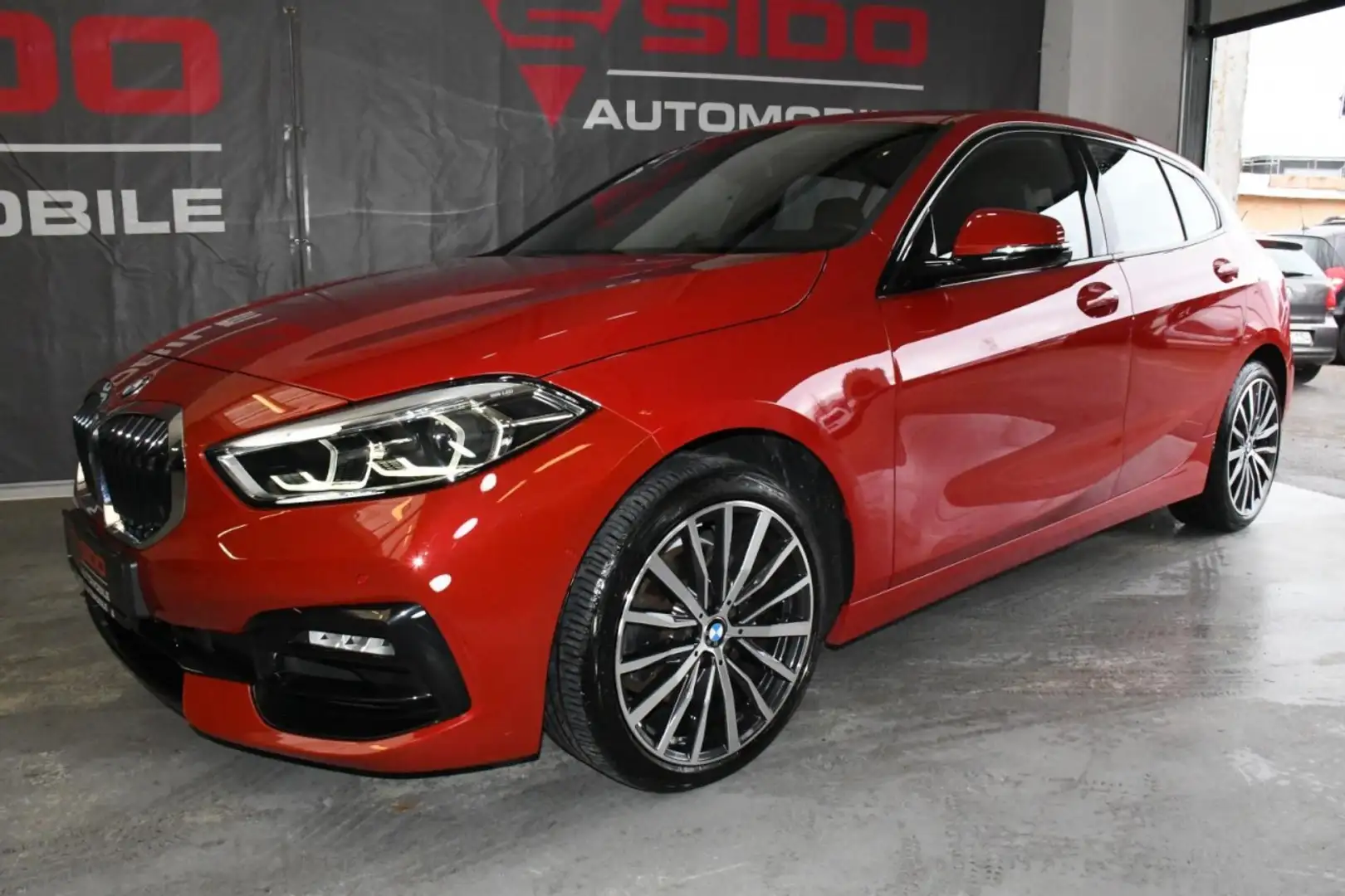 BMW 118 i Lim. SPORT*HuD*PANO*H&K*VIRT*CAM*NAV* Klima Rot - 2