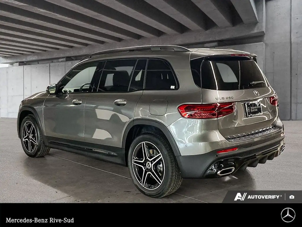Mercedes-Benz GLB снимка Mercedes-Benz GLB