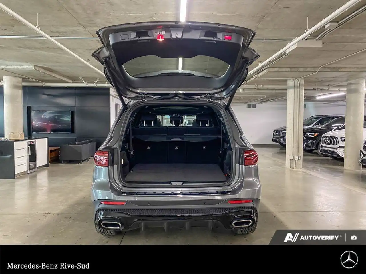 Mercedes-Benz GLB снимка Mercedes-Benz GLB