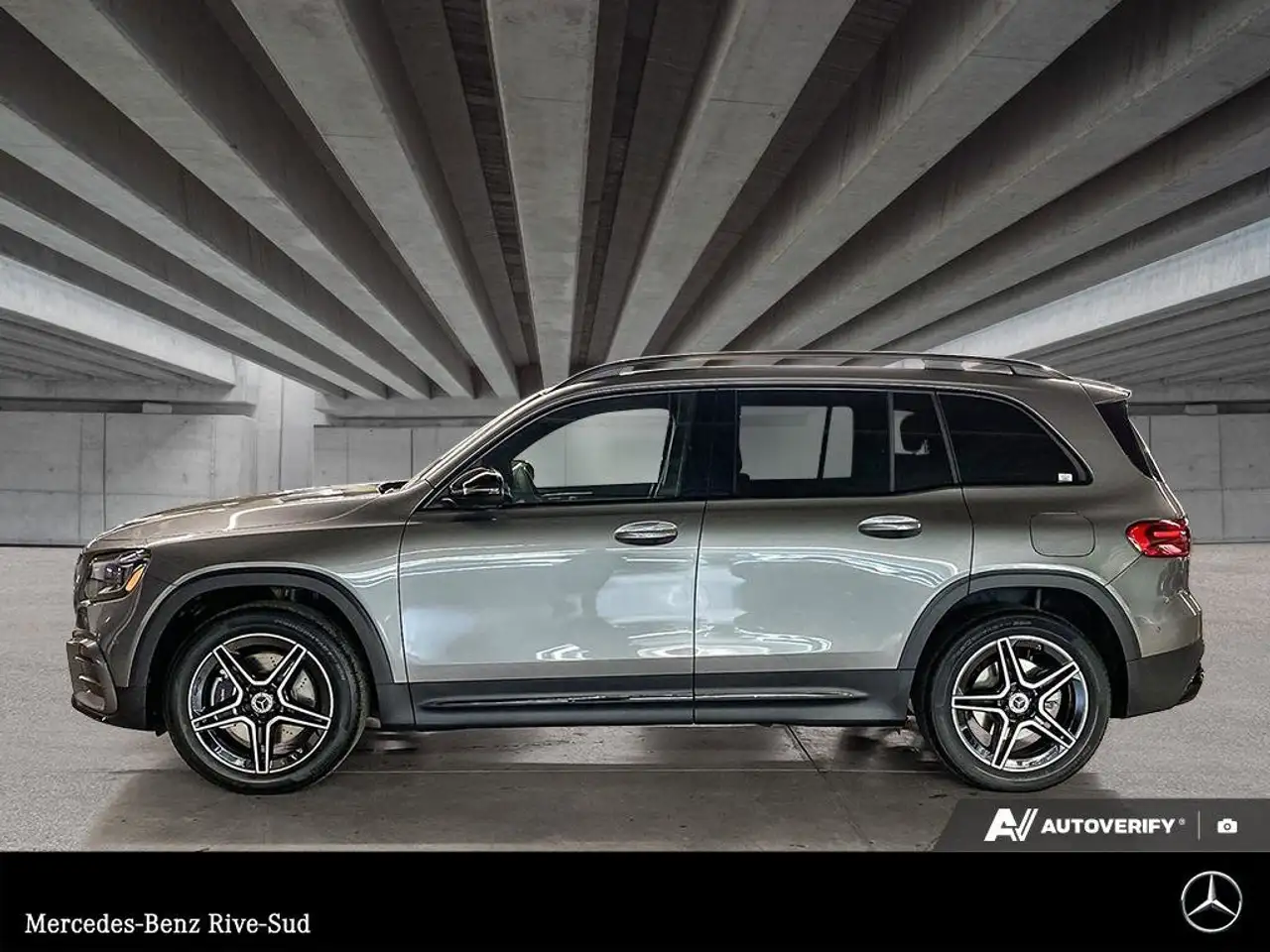 Mercedes-Benz GLB снимка Mercedes-Benz GLB