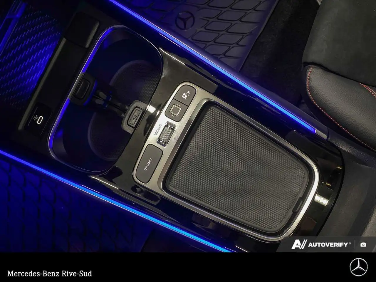 Mercedes-Benz GLB снимка Mercedes-Benz GLB