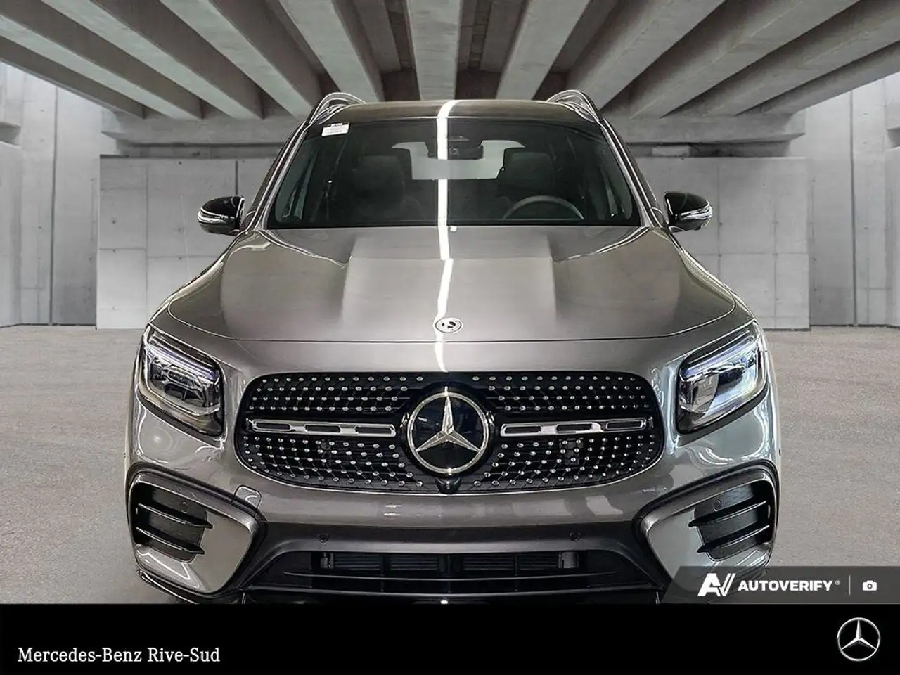 Mercedes-Benz GLB снимка Mercedes-Benz GLB