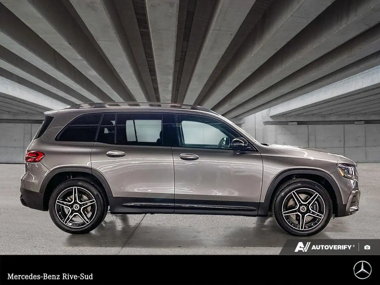 Mercedes-Benz GLB снимка Mercedes-Benz GLB