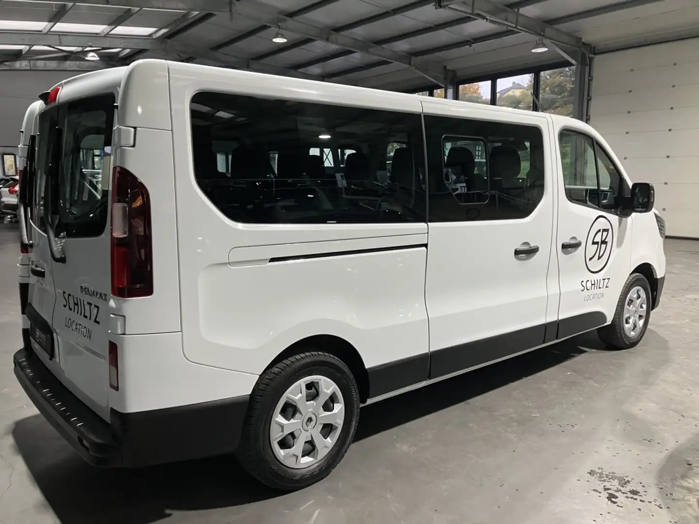 Renault Trafic 2.0 dCi Passenger L2H1 9 Seats Blanc - 2