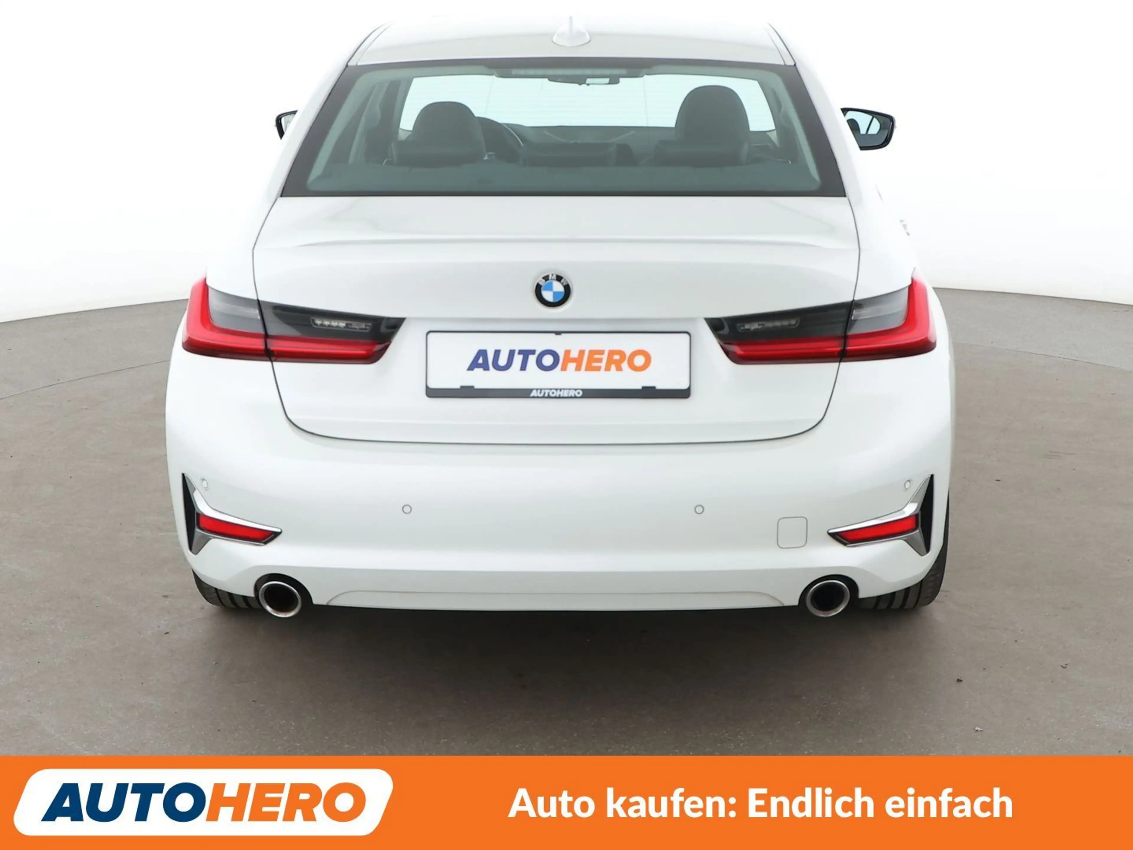 BMW 330 330i Luxury Line Aut.*NAVI*ACC*PANO*SHZ*PDC* — photo 5