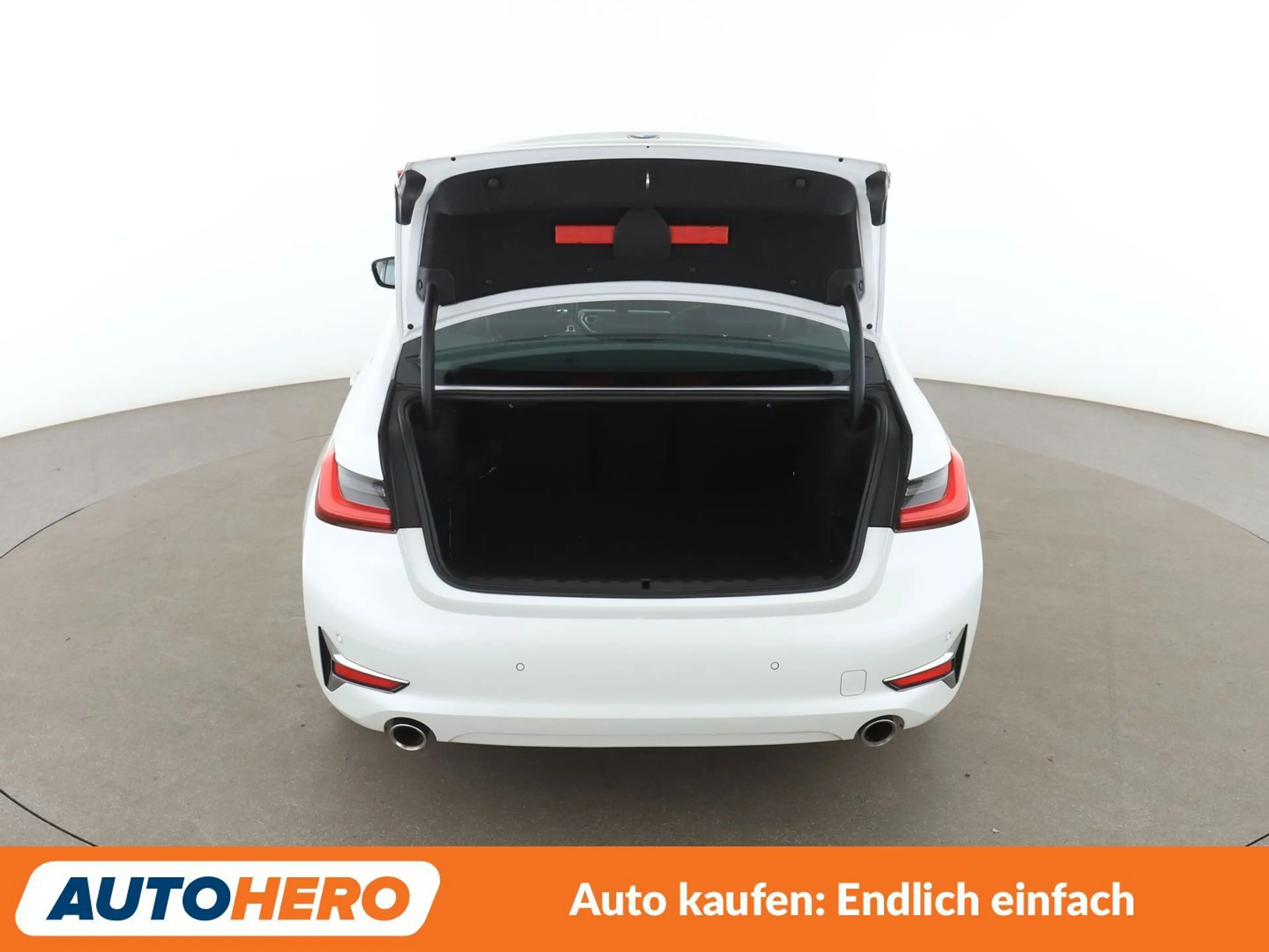 BMW 330 330i Luxury Line Aut.*NAVI*ACC*PANO*SHZ*PDC* — photo 16