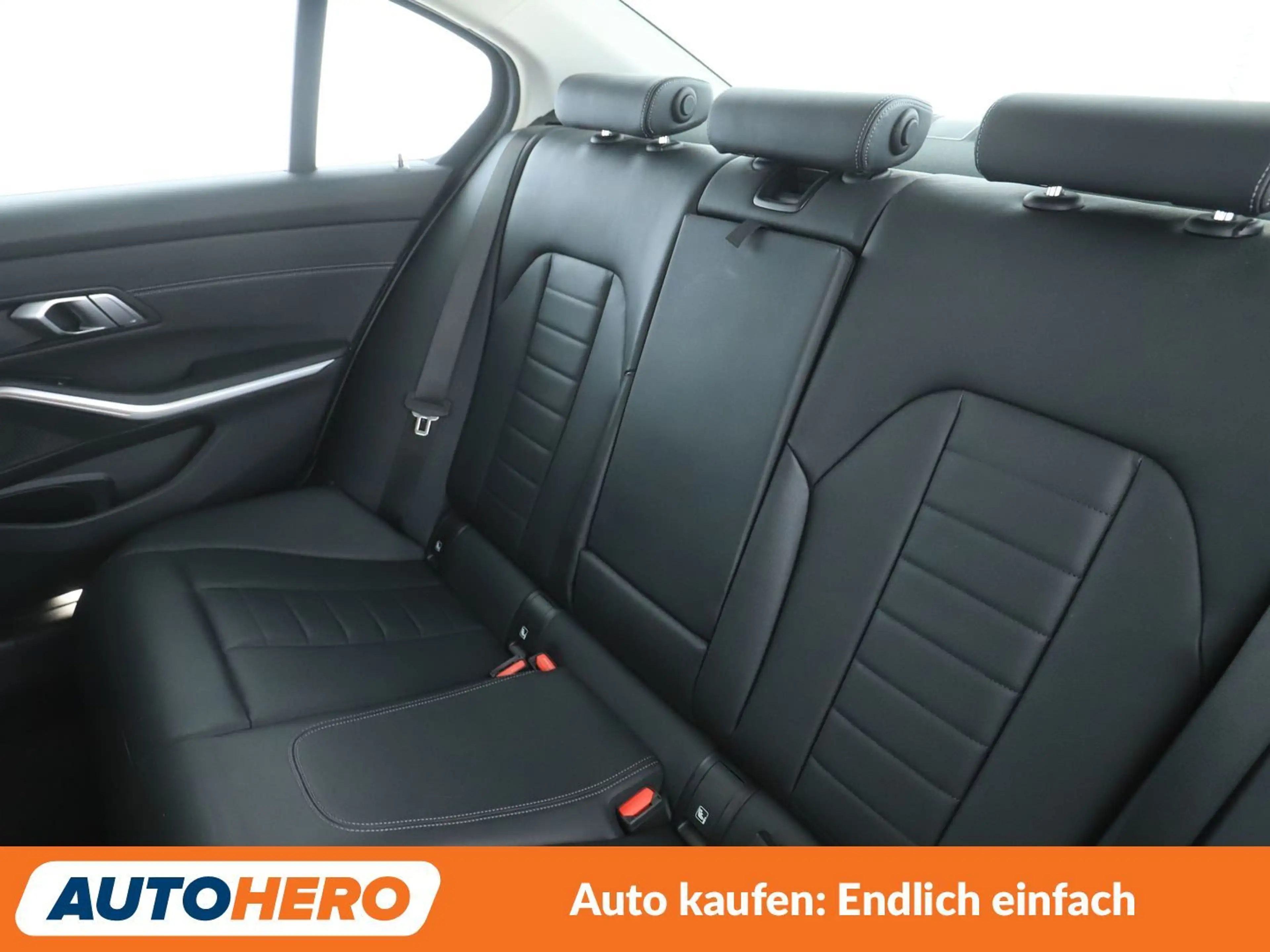 BMW 330 330i Luxury Line Aut.*NAVI*ACC*PANO*SHZ*PDC* — photo 14
