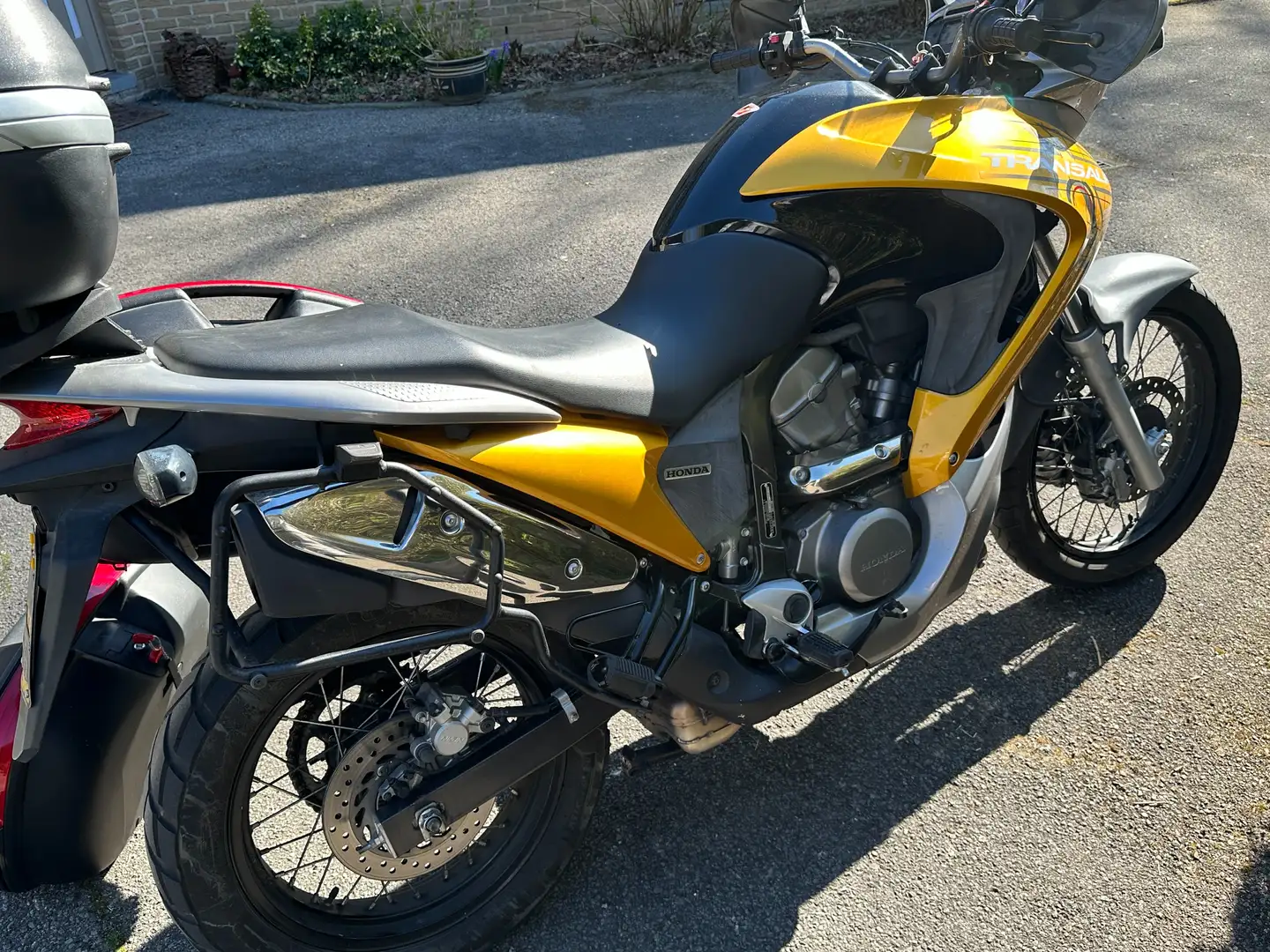 Honda XL 700 V Amarillo - 2