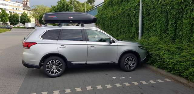 Imagine Mitsubishi Outlander 2.2 DI-D 4WD Aut. Edition+