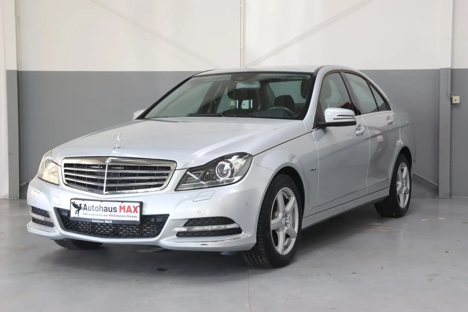 Mercedes-Benz C 180 CGI BlueEfficiency~NUR 20.000KM!~Memory Silber - 1
