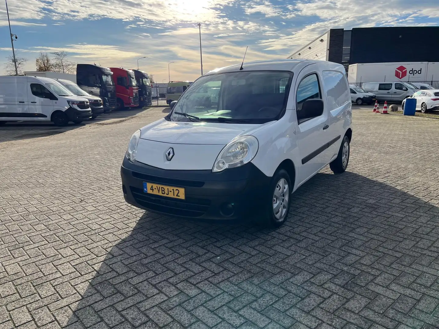 Renault Kangoo Express 1.5 DCI 104 pk, L1 , Schuifdeur, Airco - 2