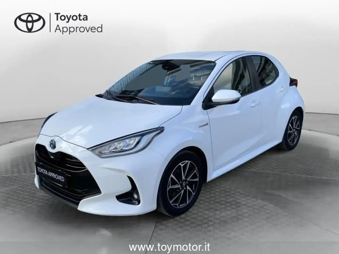 Toyota Yaris 4ª serie 1.5 Hybrid 5 porte Trend Bianco - 1
