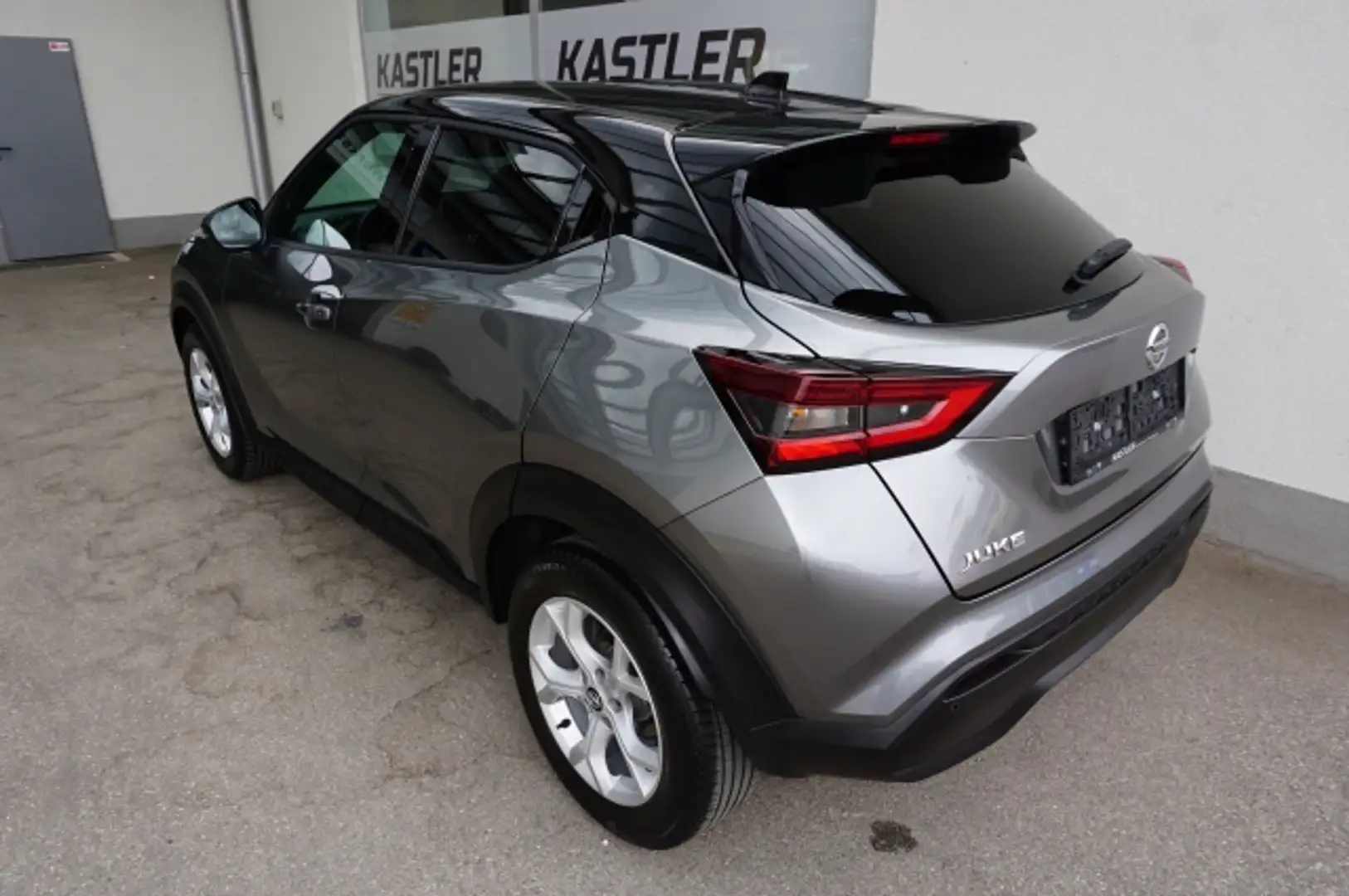 Nissan Juke Juke N-Connecta 1,0 DIG-T 114PS Gri - 2