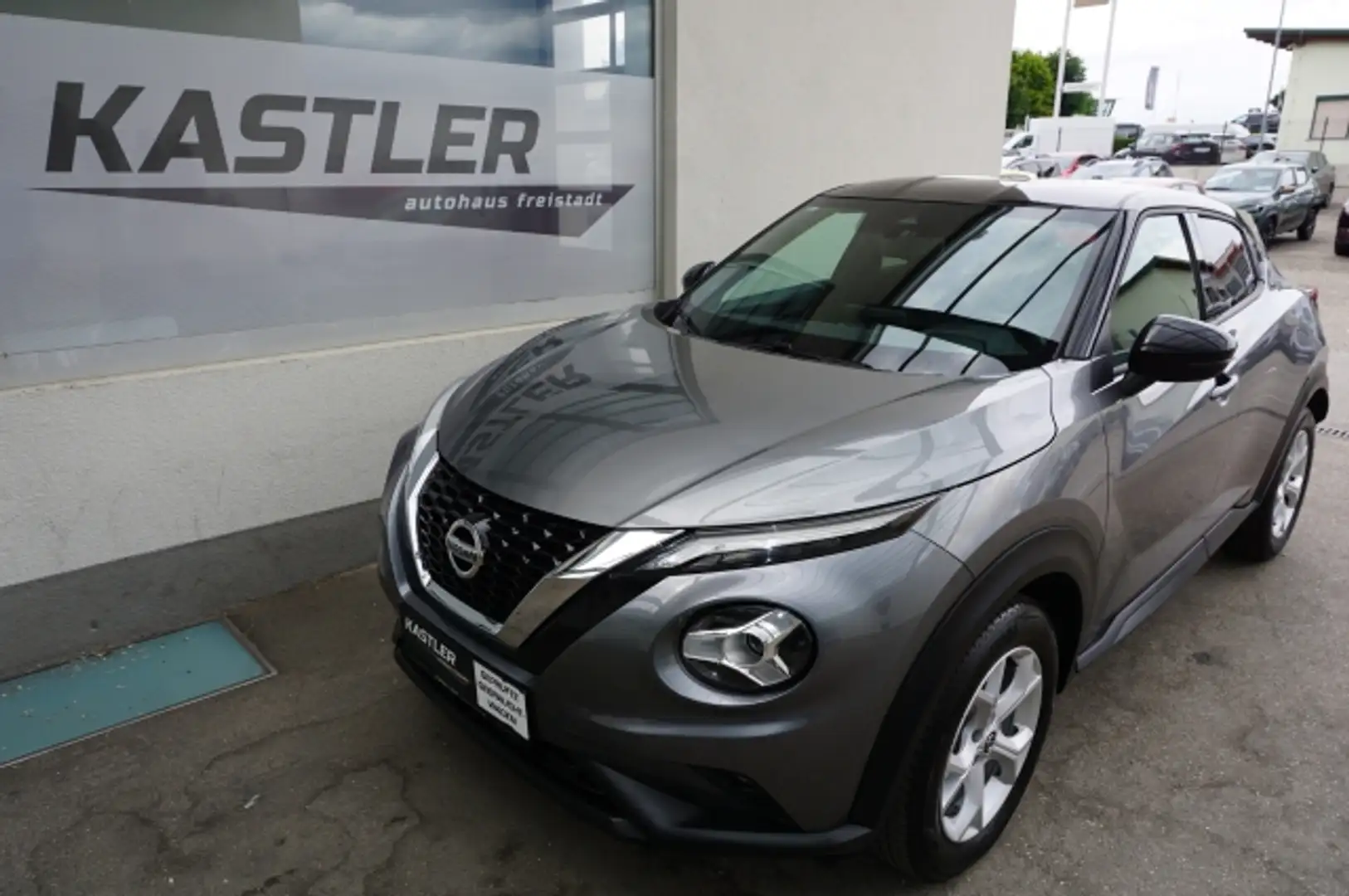 Nissan Juke Juke N-Connecta 1,0 DIG-T 114PS Gri - 1