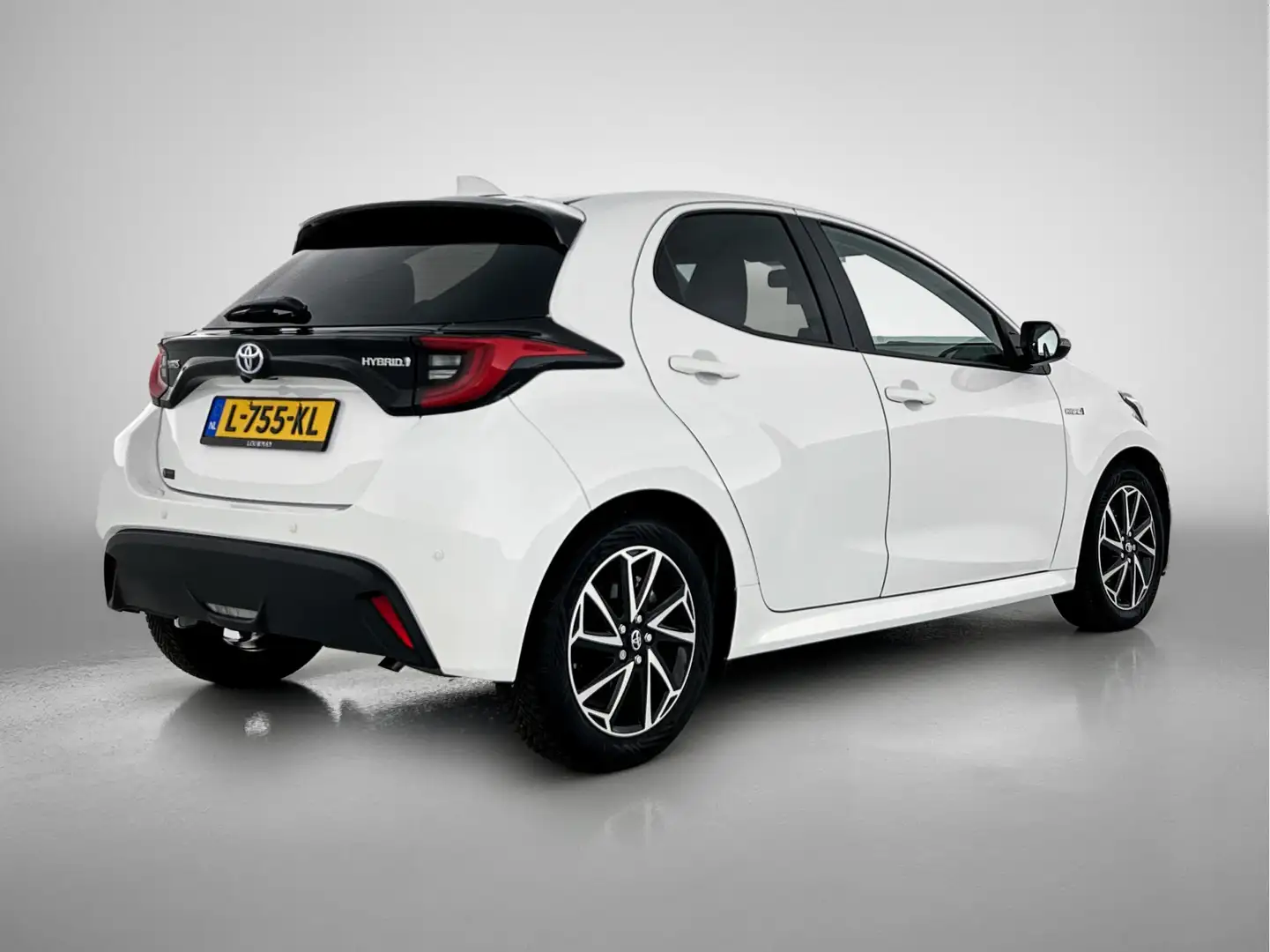 Toyota Yaris 1.5 Hybrid Dynamic Apple carplay | Camera | Adapti Wit - 2