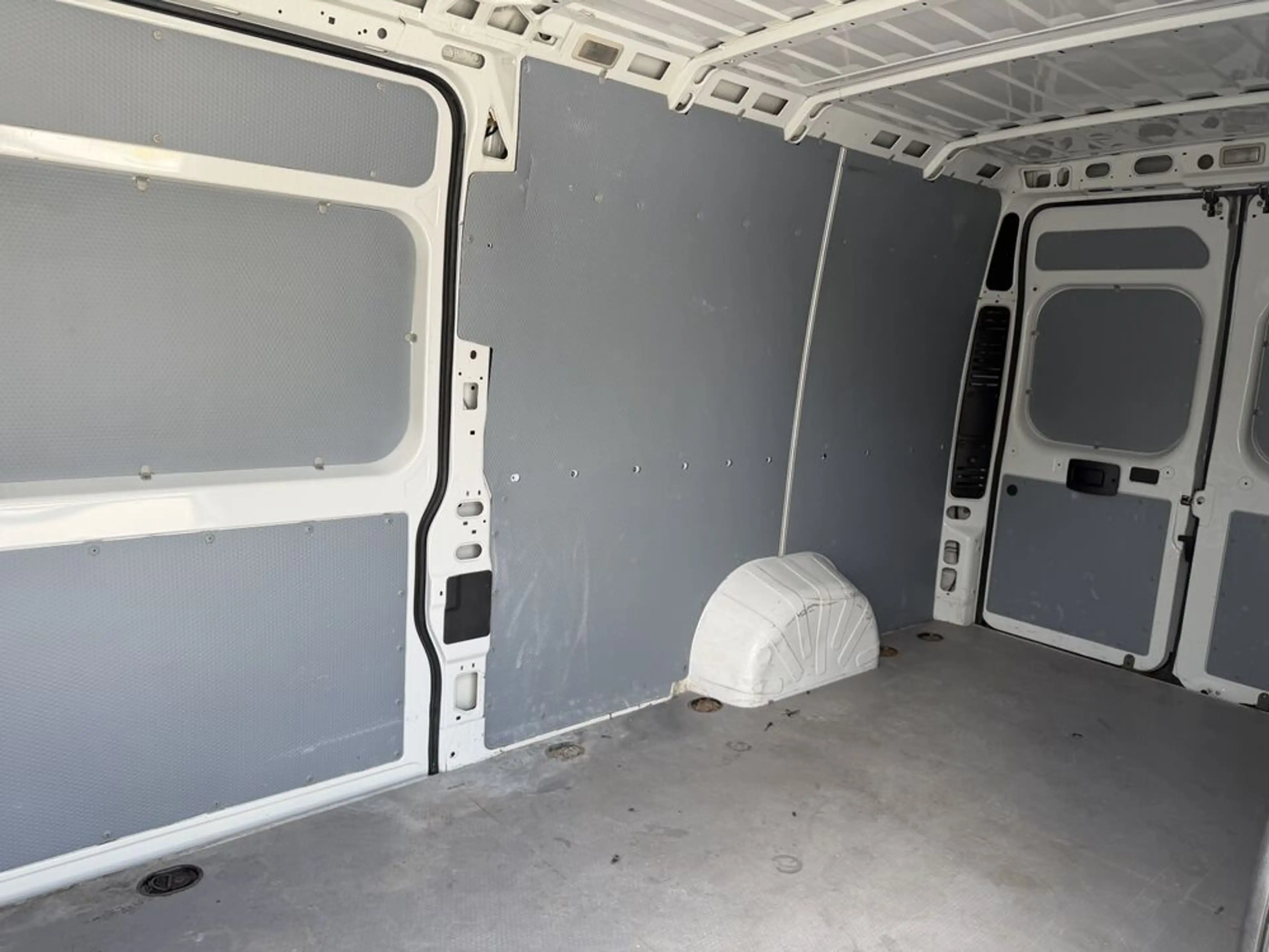 Peugeot Boxer 35+ L4H2 BlueHDi 140 S&S — photo 11