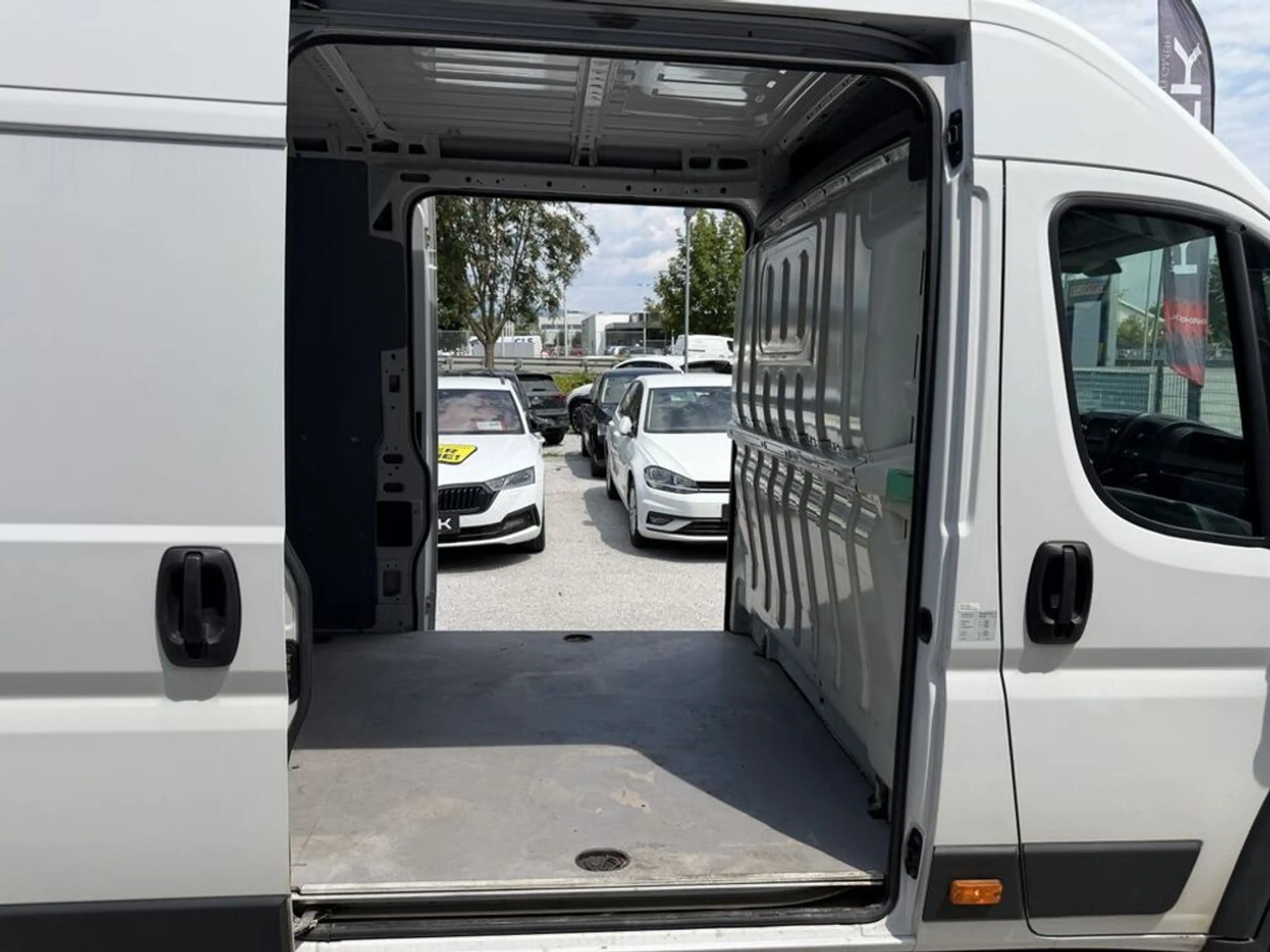 Peugeot Boxer 35+ L4H2 BlueHDi 140 S&S — photo 12