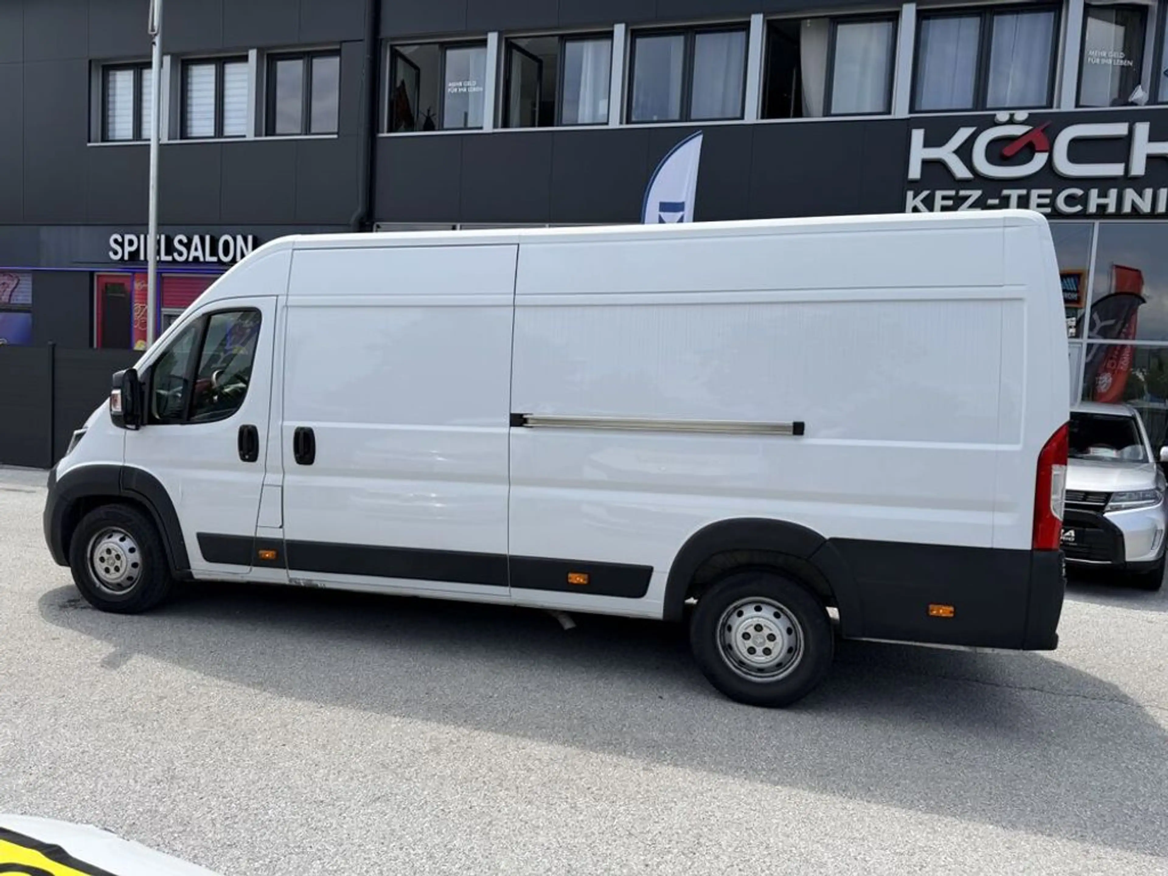 Peugeot Boxer 35+ L4H2 BlueHDi 140 S&S — photo 10
