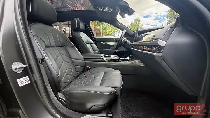 BMW Serie 7 2023, foto 12