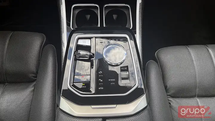 BMW Serie 7 2023, foto 15