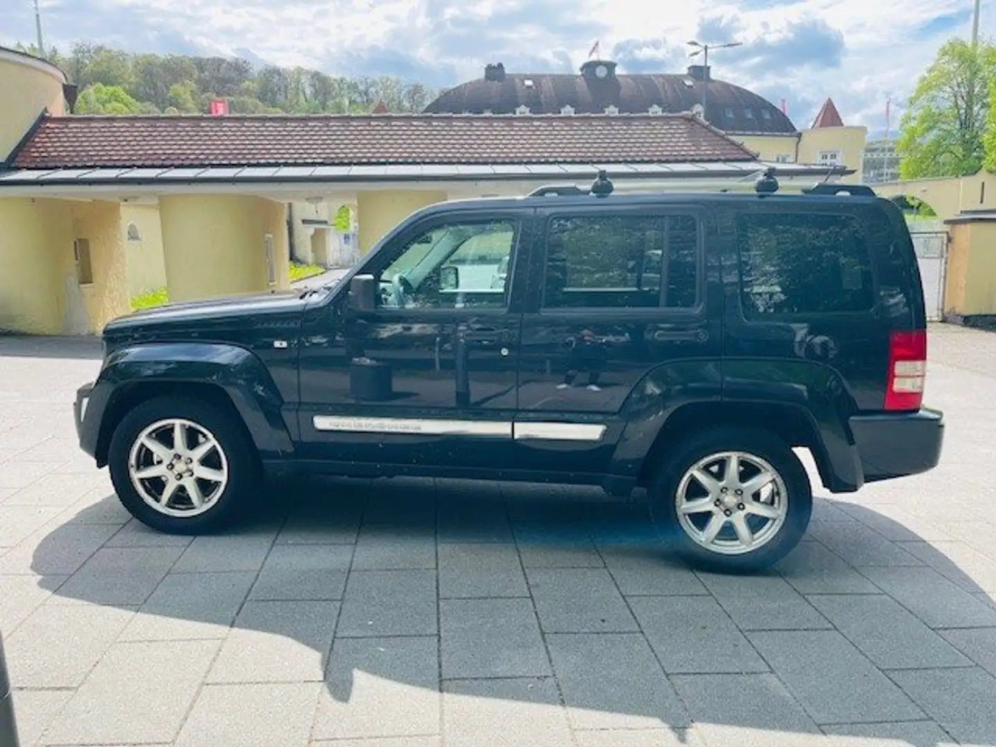 Jeep Cherokee Cherokee Diesel 2.8 CRD  Automat Limited Exclusive Siyah - 1