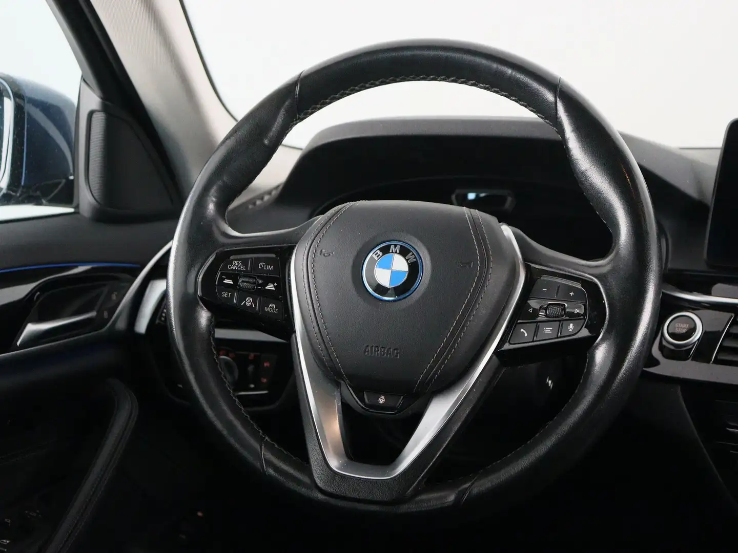 BMW 530 5 Serie Touring 530e Business Edition Plus Blauw - 2